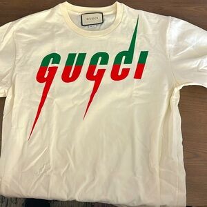 XL Gucci t-shirt worn once in perfect condition